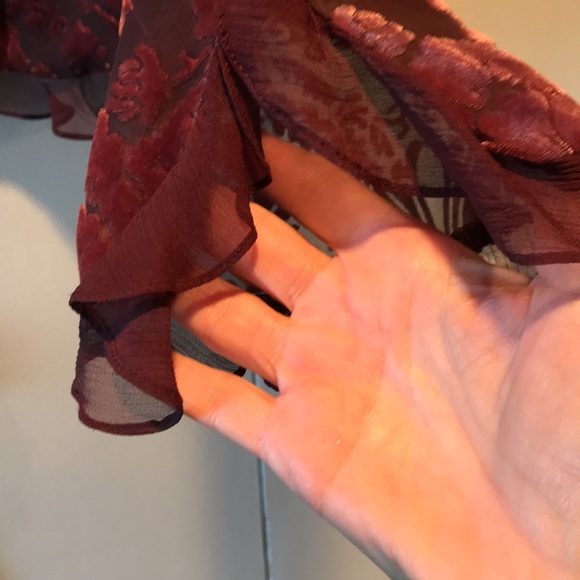 Cut Velvet Ruffled Jacket - Picture 3 of 9